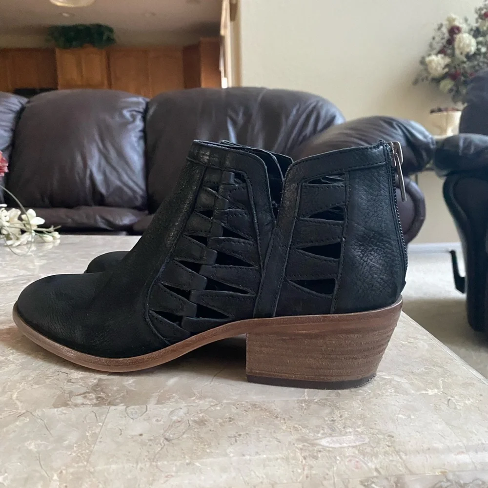 Women's Black Ankle Boots - Picture 8 of 10